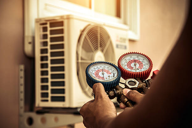 Professional Heat Pump Repair technician working in Hopewell, TN